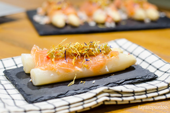 esparragos con salmón